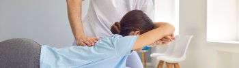 Osteopatía Craneal y Lesiones Traumáticas: Rehabilitación Suave para Mejorar la Recuperación Neurológica