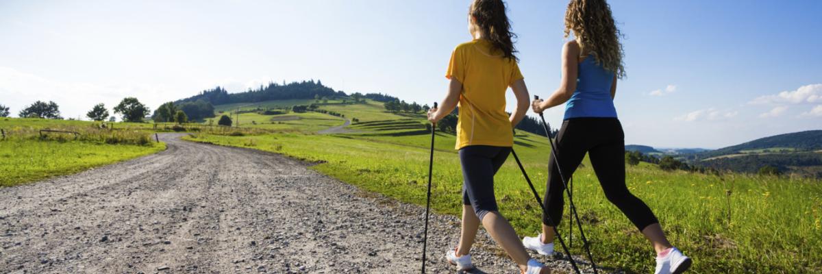 Sabadell impulsa la marcha nórdica y el yoga terapéutico como aliados en la recuperación del cáncer de mama