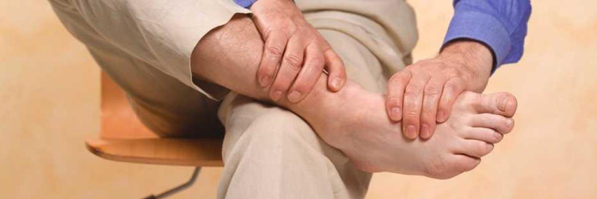Caminar duele cada mañana: cuándo el problema puede ser un espolón calcáneo