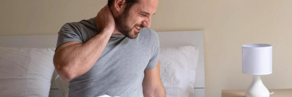 ¿Te despiertas con dolor de cabeza o el cuello rígido? Descubre cuándo la osteopatía puede ayudarte